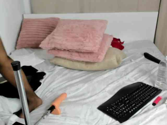 AprilHadid webcam