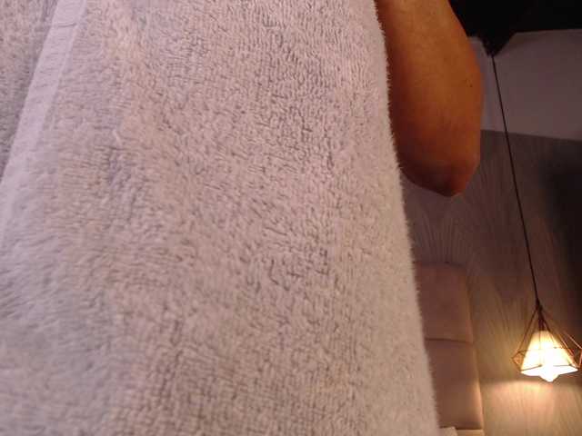 CandyBrunette live cam on BongaCams