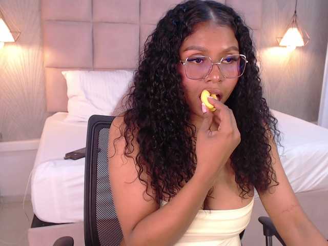 CandyBrunette live cam on BongaCams
