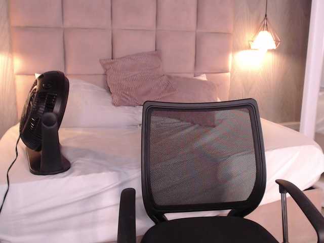 CandyBrunette live cam on BongaCams