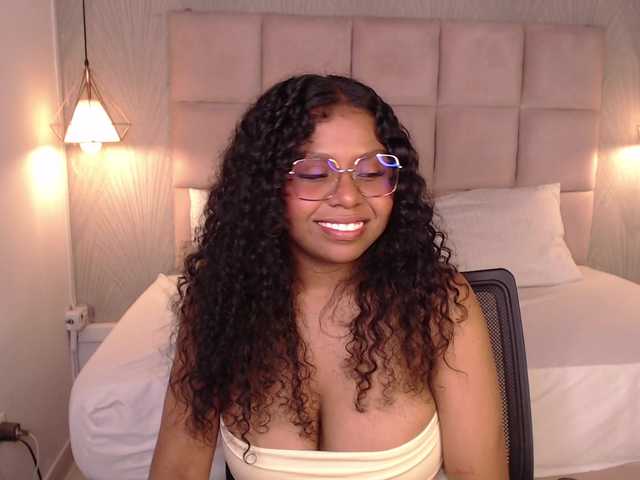 CandyBrunette live cam on BongaCams