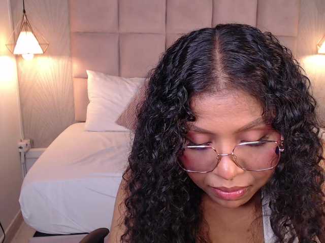 CandyBrunette live cam on BongaCams