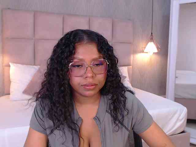 CandyBrunette webcam