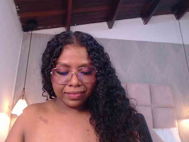 CandyBrunette webcam