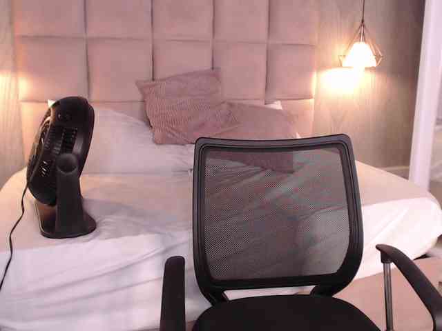 CandyBrunette webcam