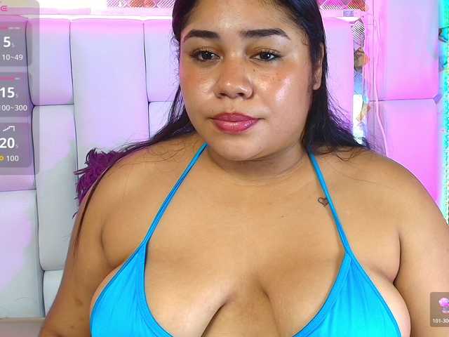 Aisha-Saadi live cam on BongaCams
