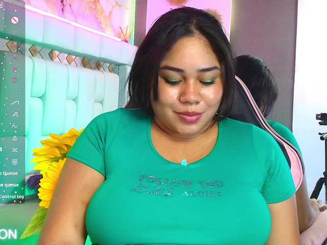 Aisha-Saadi live cam on BongaCams