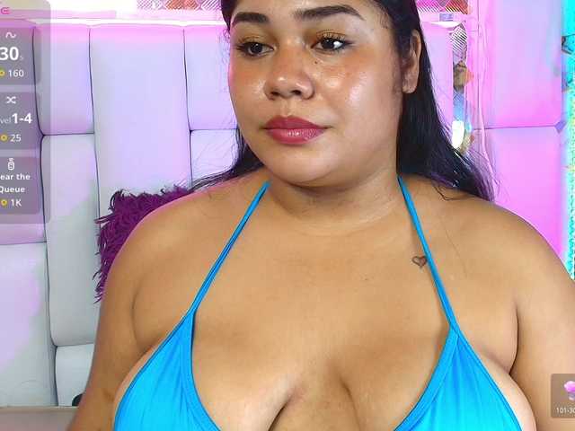 Aisha-Saadi live cam on BongaCams