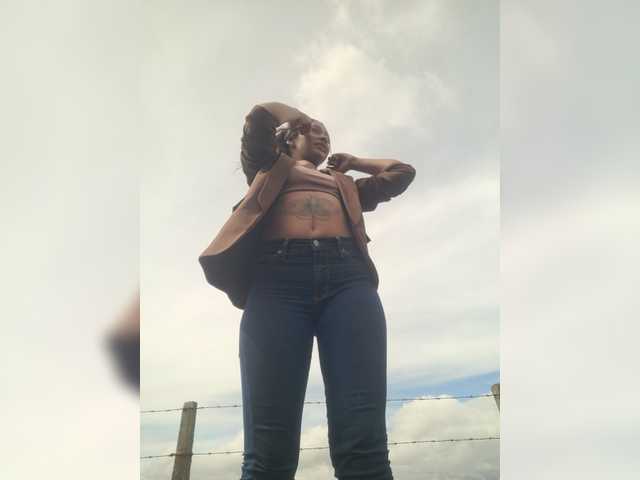 Kylie-06 live cam on BongaCams