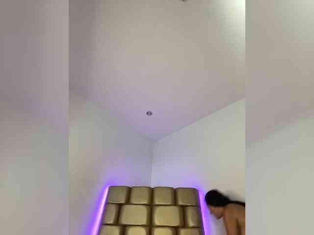-isabella-hot- webcam