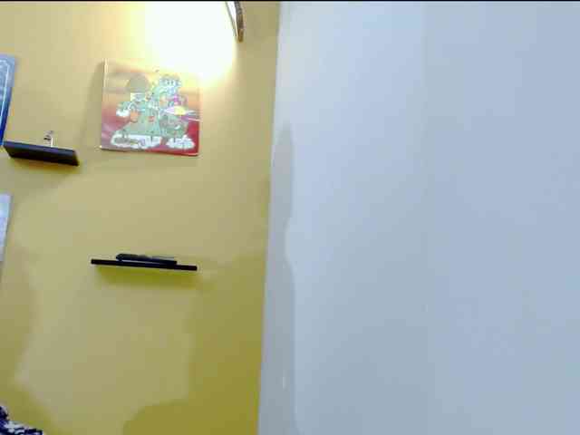 skinnycaroline18 webcam