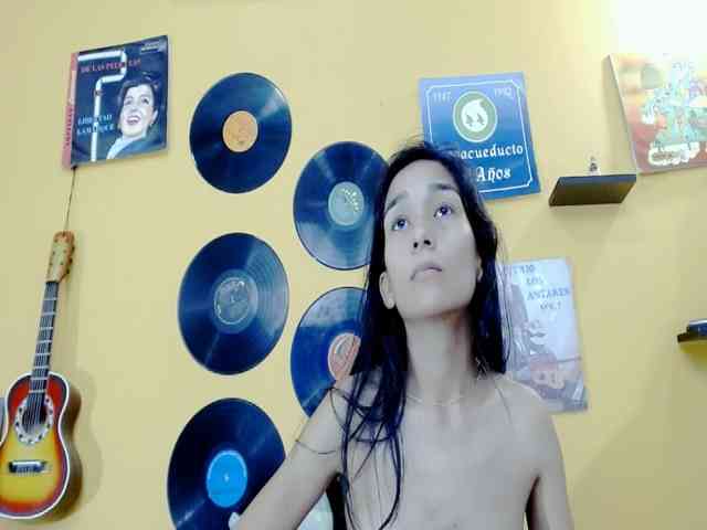 skinnycaroline18