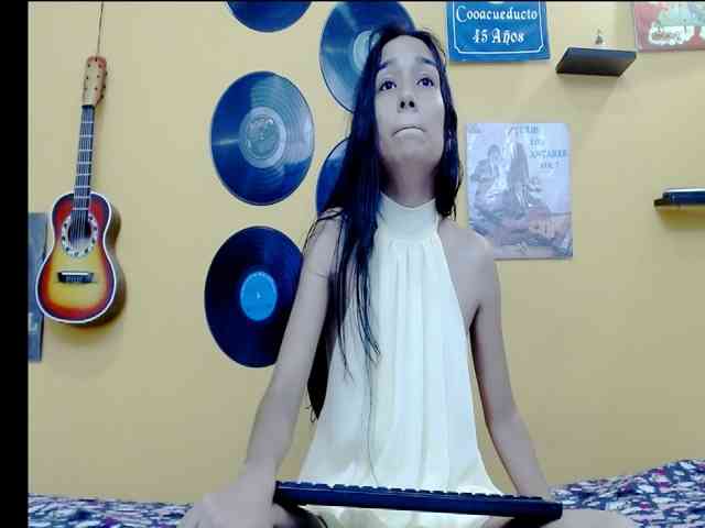 skinnycaroline18