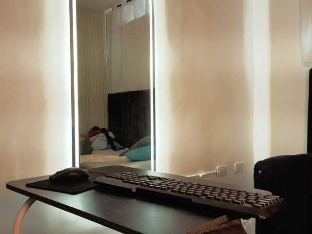zoe-hamilton live cam on BongaCams