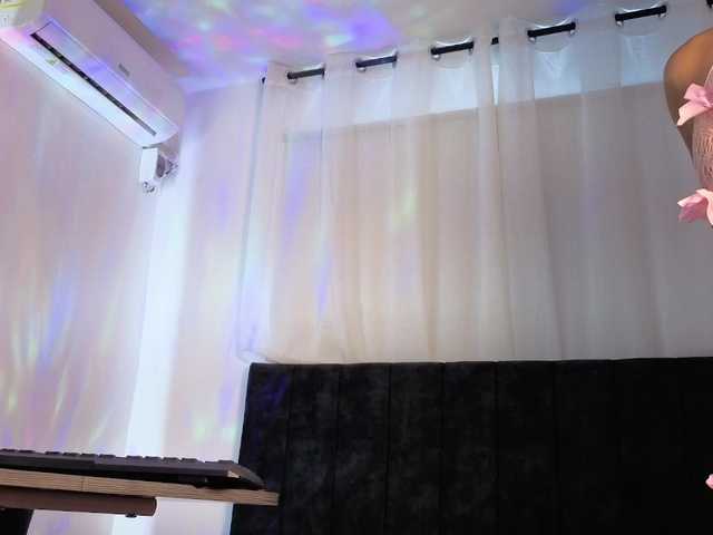 zoe-hamilton live cam on BongaCams