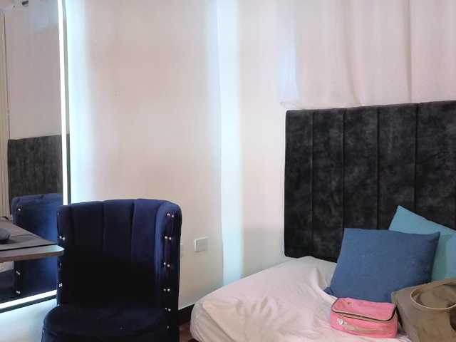 zoe-hamilton live cam on BongaCams