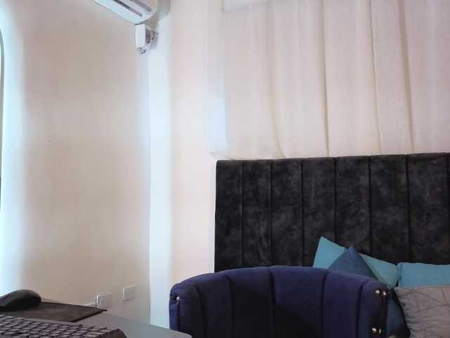 zoe-hamilton live cam on BongaCams