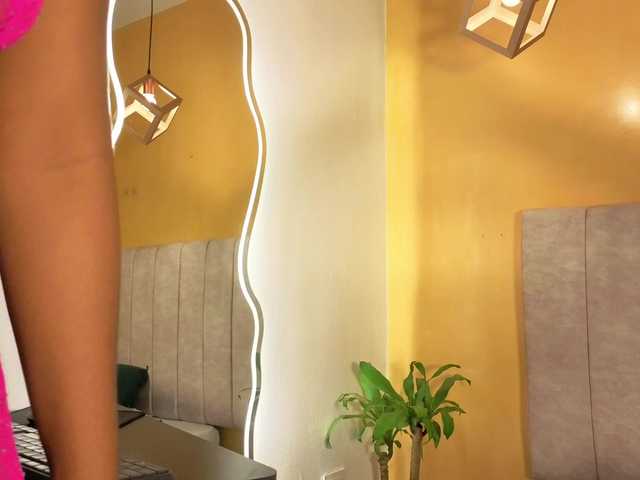zoe-hamilton live cam on BongaCams