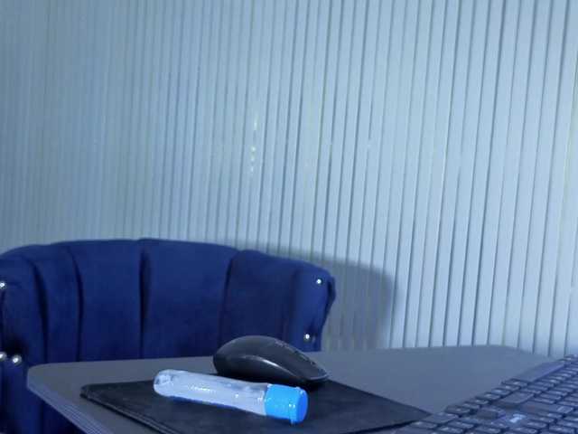 zoe-hamilton live cam on BongaCams