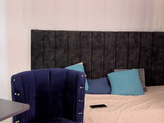le modèle zoe-hamilton est en webcam porno dans un show sur le site bongacams, il possède les tags suivants: Latino/Hispanic,Brunette,Shaved