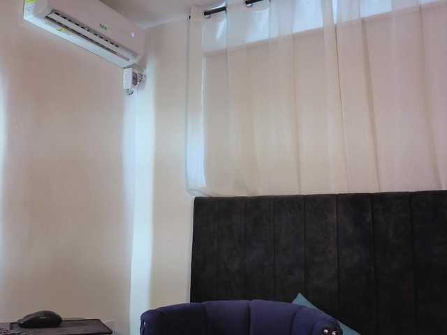 zoe-hamilton live cam on BongaCams