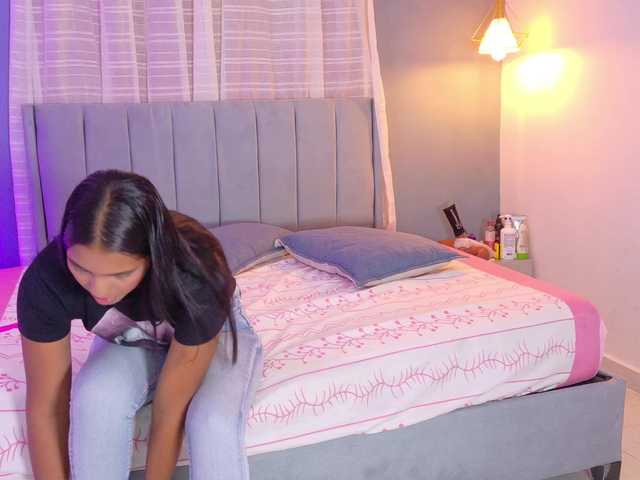 zoe-hamilton live cam on BongaCams