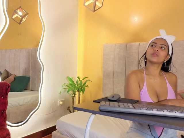 zoe-hamilton live cam on BongaCams
