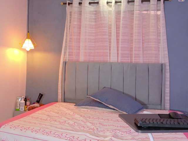 zoe-hamilton live cam on BongaCams
