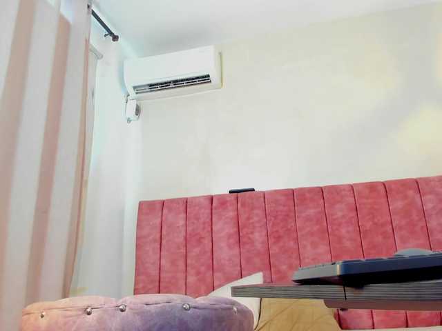 zoe-hamilton live cam on BongaCams