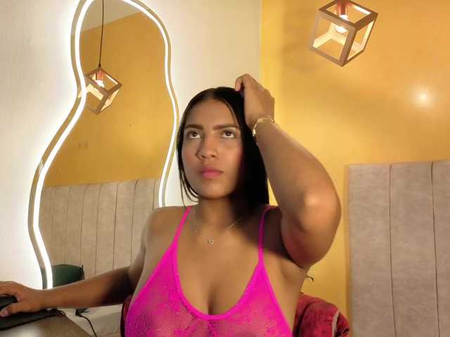 zoe-hamilton live cam on BongaCams