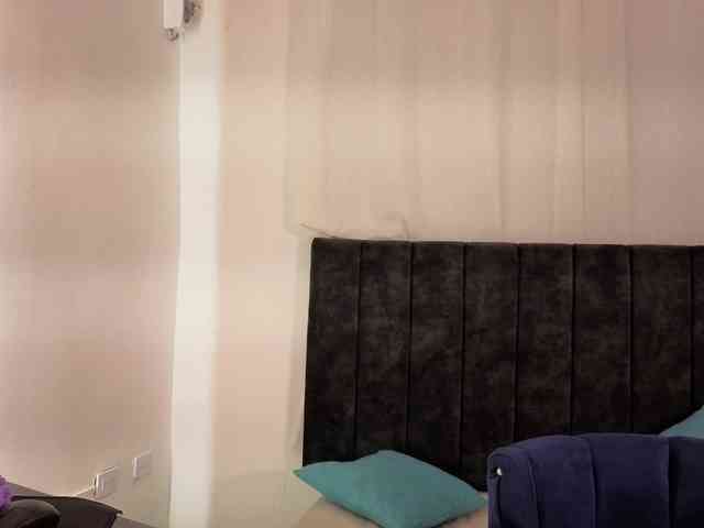 zoe-hamilton Live Webcam on BongaCams