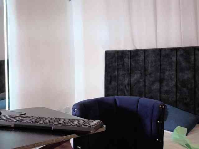 zoe-hamilton webcam