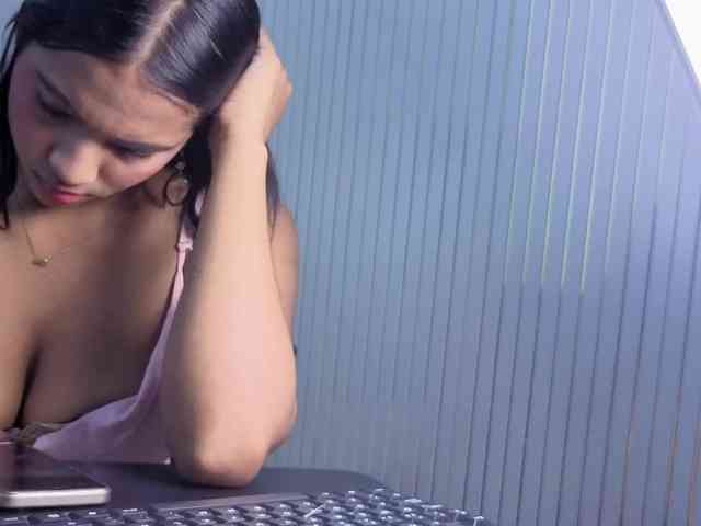 zoe-hamilton webcam