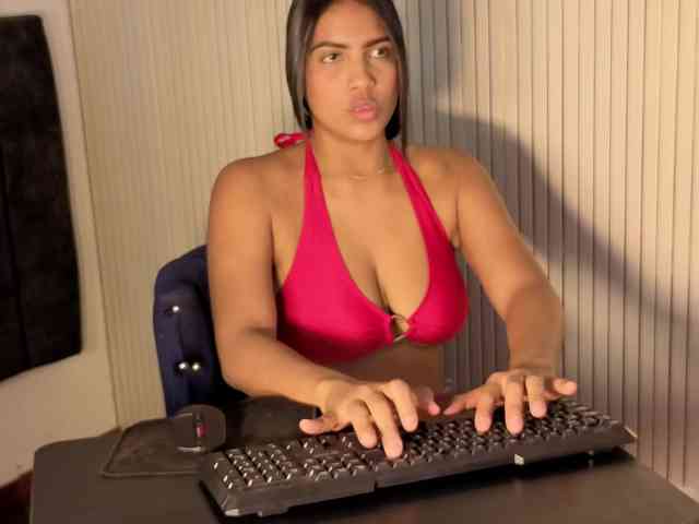 zoe-hamilton webcam