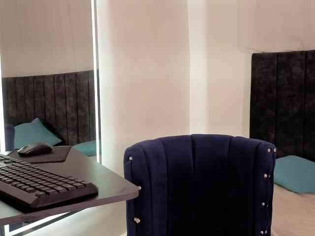 zoe-hamilton webcam