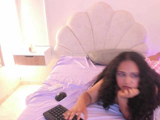 Marirousel live cam on BongaCams