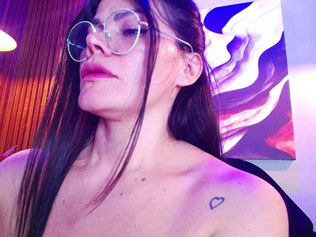 SrtaJennCroft live cam on BongaCams