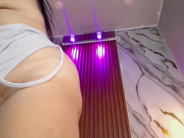 SrtaJennCroft live cam on BongaCams