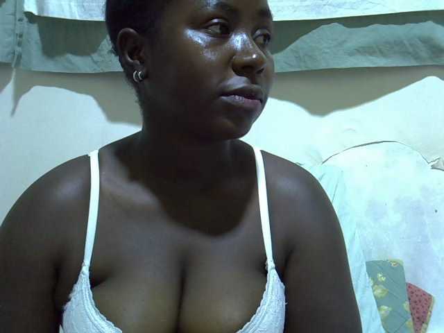 Sexy-molly live cam on BongaCams