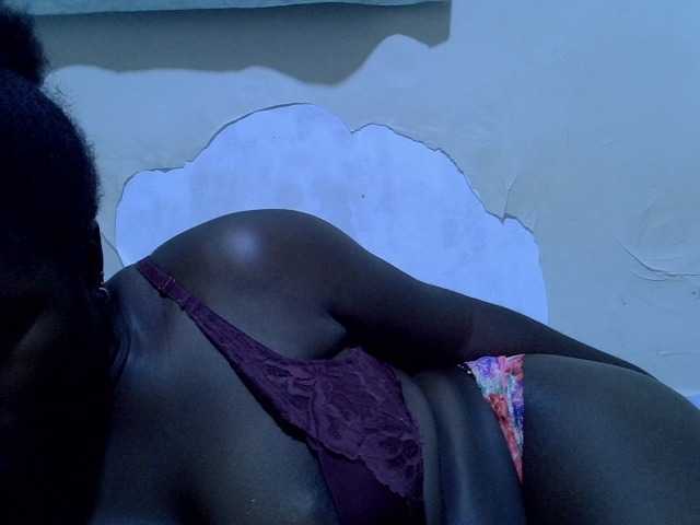 Sexy-molly live cam on BongaCams