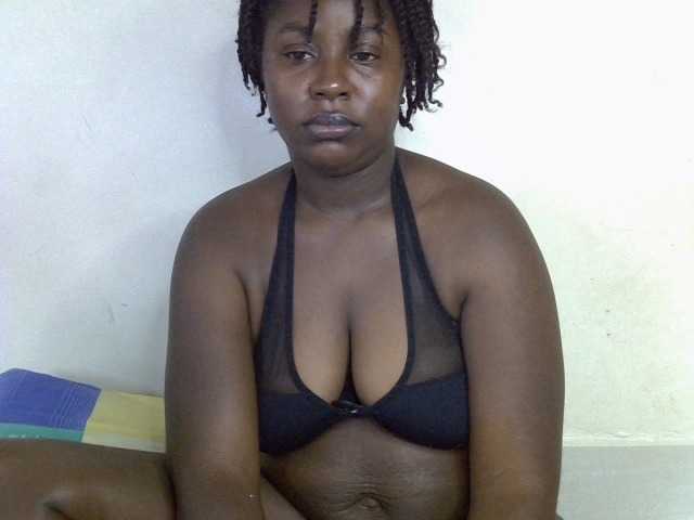 le modèle Sexy-molly est en webcam porno dans un show sur le site bongacams, il possède les tags suivants: Ebony,Brunette,Hairy