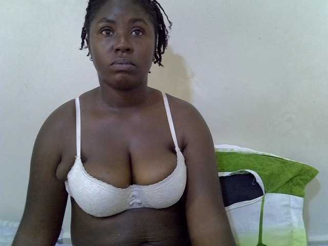Sexy-molly, live now on BongaCams