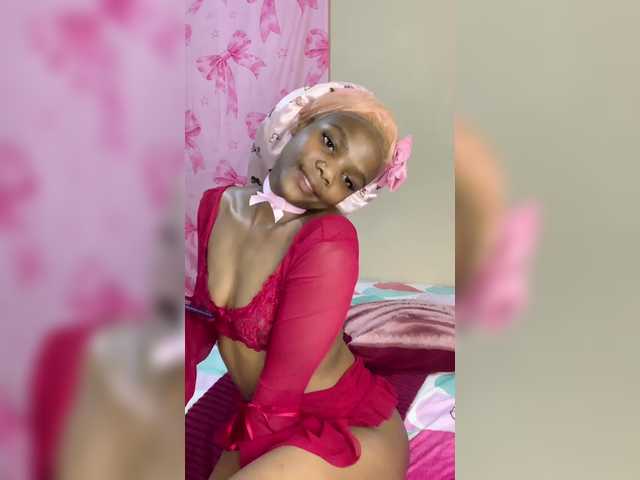 Zuluhoneyxo live cam on BongaCams