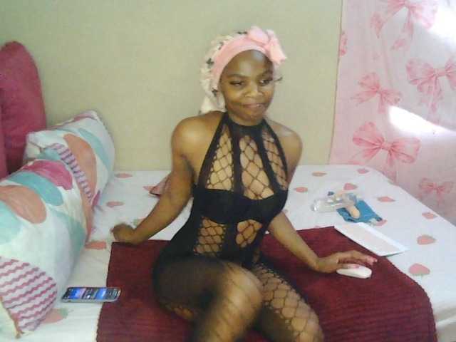 Zuluhoneyxo live cam on BongaCams