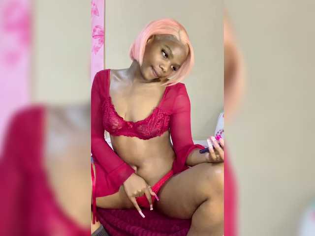 Zuluhoneyxo live cam on BongaCams