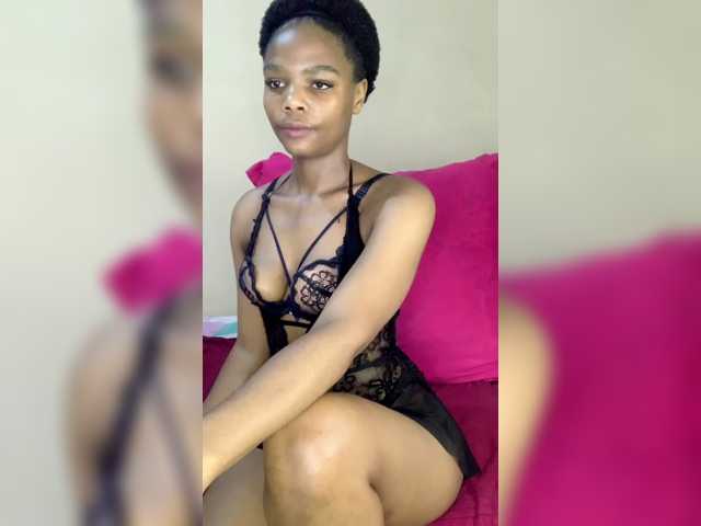Zuluhoneyxo live cam on BongaCams