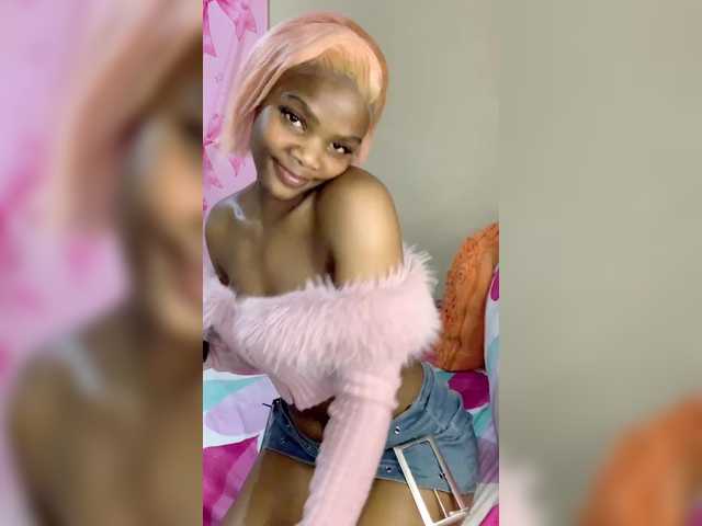 Zuluhoneyxo live cam on BongaCams