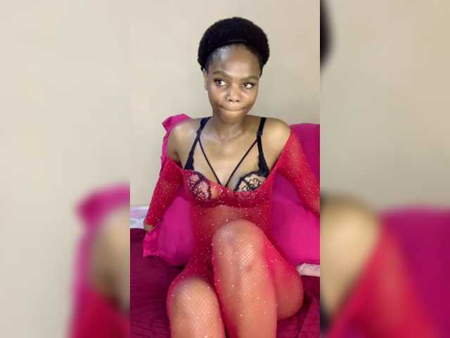 Zuluhoneyxo live cam on BongaCams