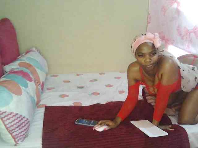 Zuluhoneyxo webcam