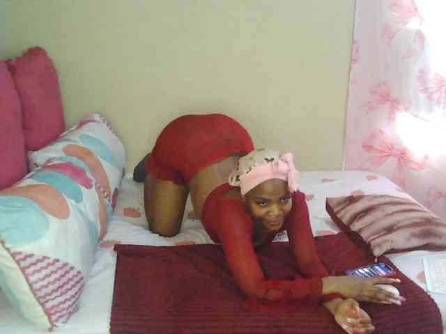 Zuluhoneyxo webcam